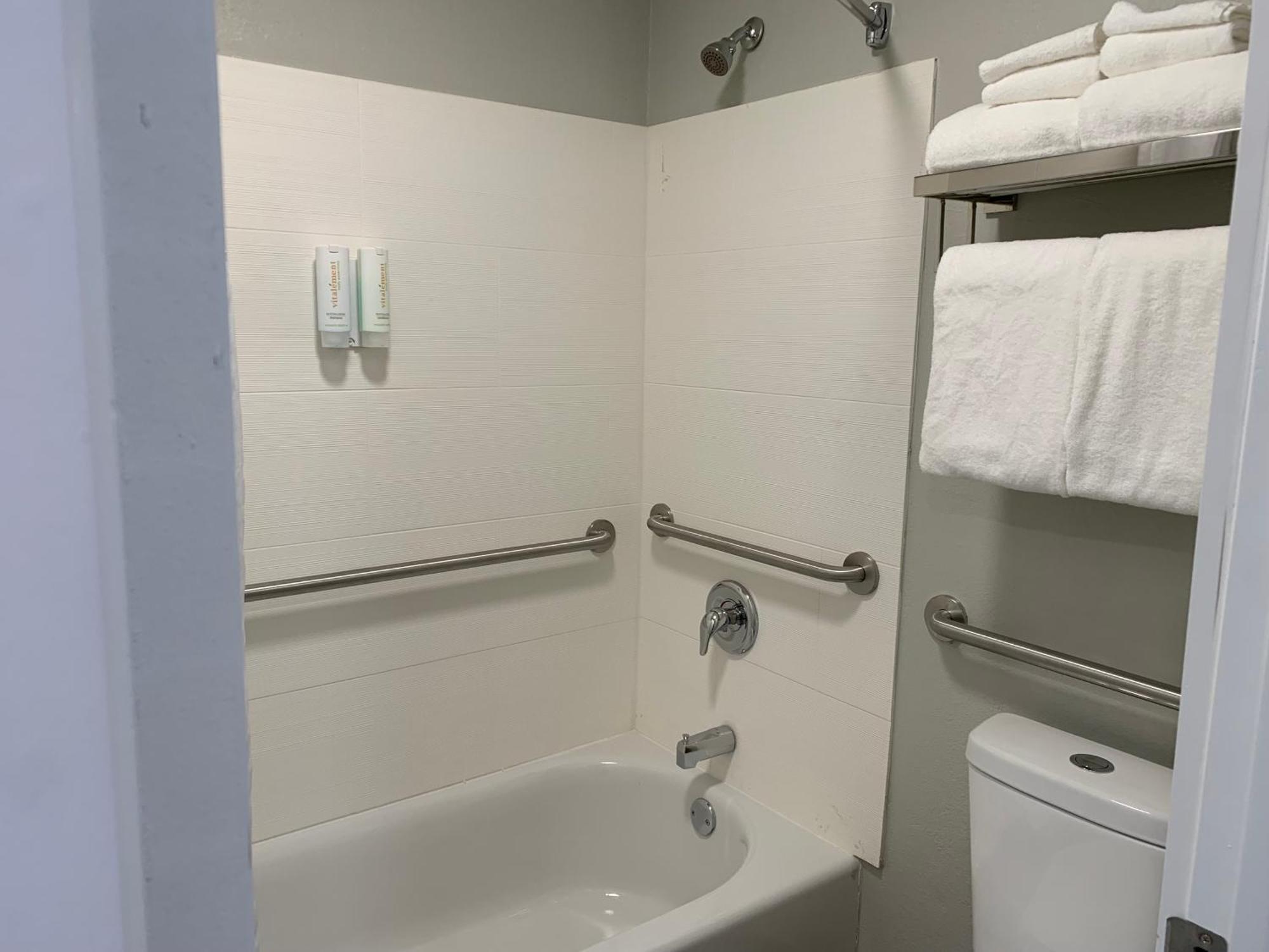 Mainstay Suites Springfield South - Battlefield Rd Экстерьер фото