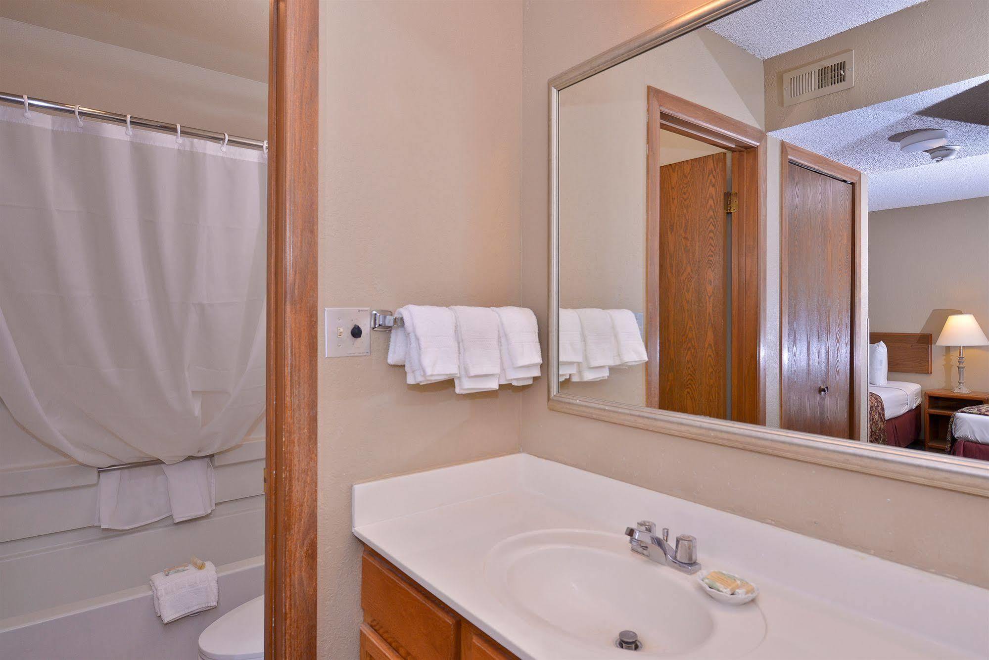 Mainstay Suites Springfield South - Battlefield Rd Экстерьер фото